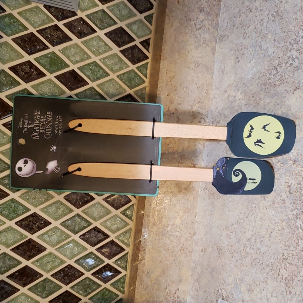 Nightmare before Christmas 2 pk spatula and spoon set NWT